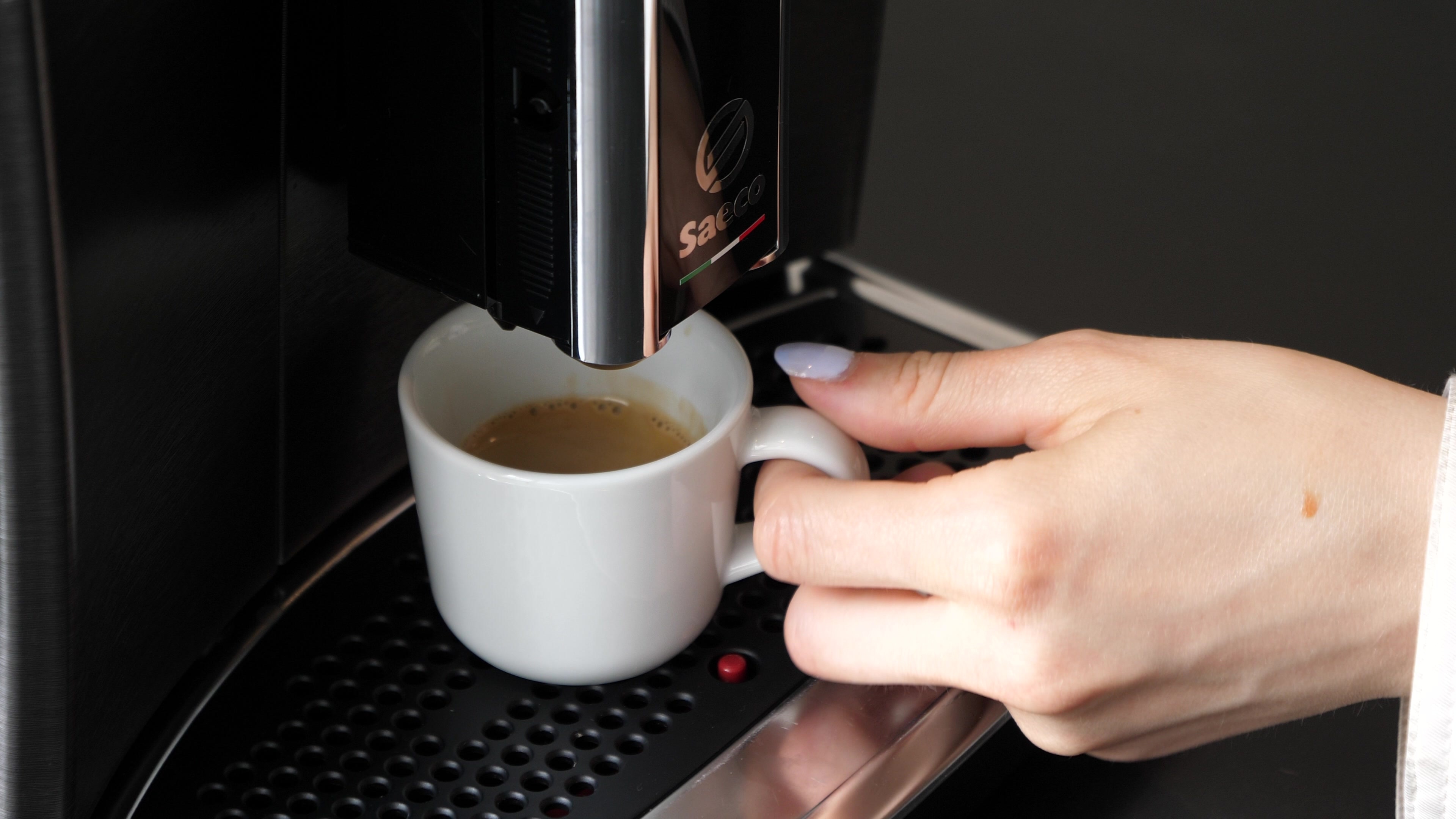 Delonghi Magnifica S Ecam 22.110 B Vs 21.116 DeLonghi Magnifica S ECAM 22.110.B Test | CHIP