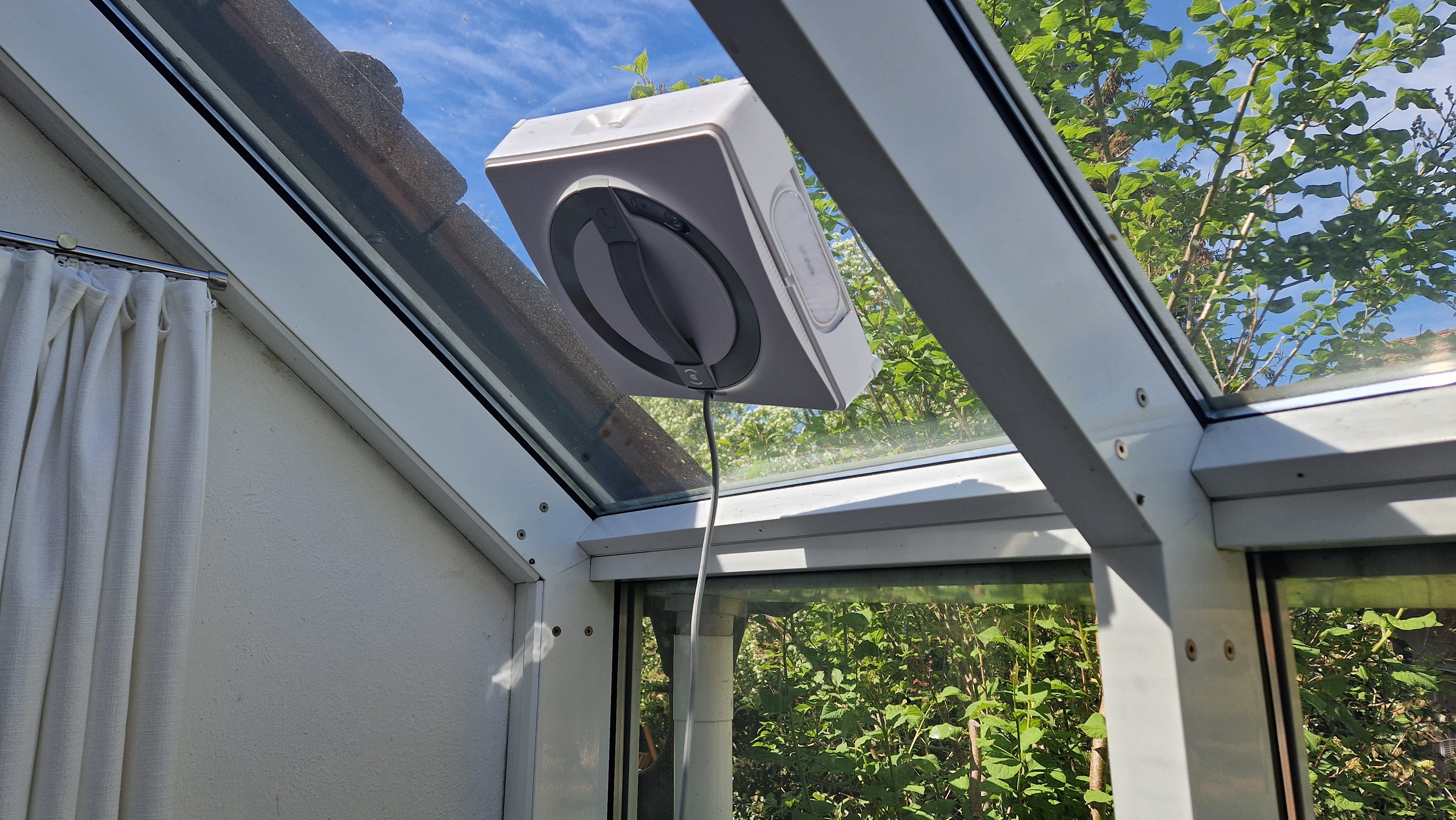 Windbot Ecovacs Winbot W2 Omni im Test - CHIP