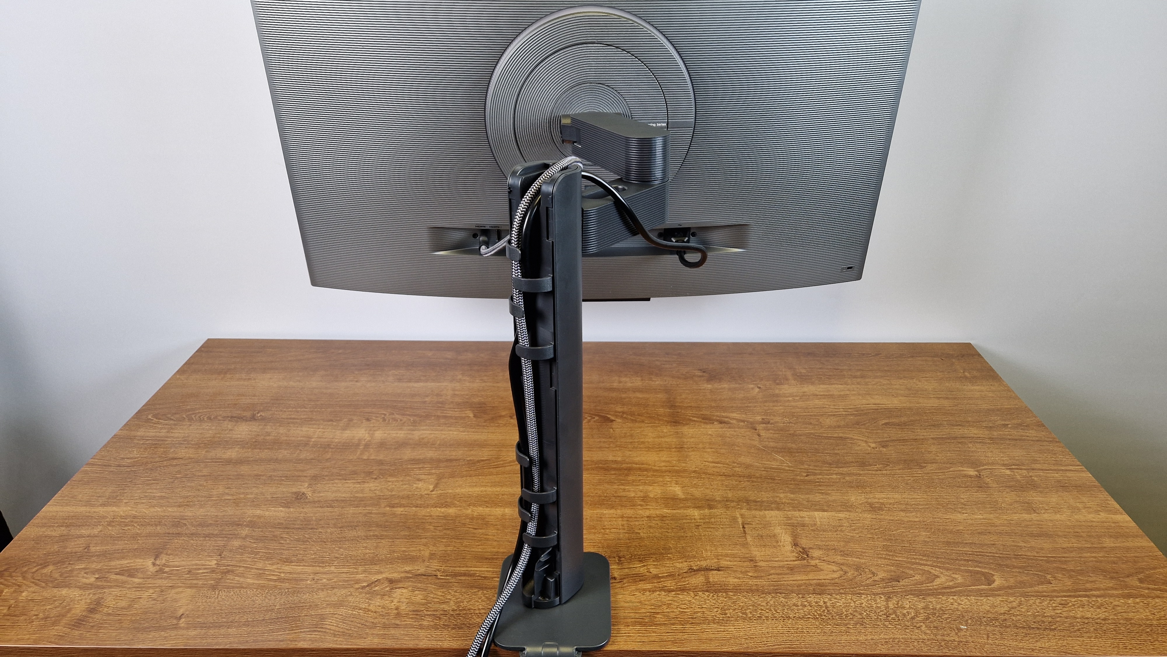 LG Smart Monitor Swing 32U889SA-W Test | CHIP